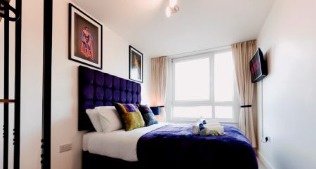 2 bedroom 2 bathroom - Photo 2