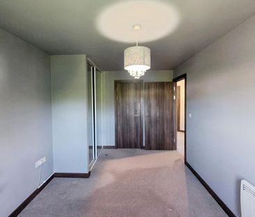 Front Lane, Upminster, RM14 - Photo 2