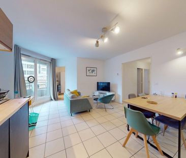 Location Appartement 5 pièces 84m² VILLEURBANNE 69100 - Photo 2
