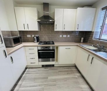 2 bedroom semi-detached house to rent - Photo 5