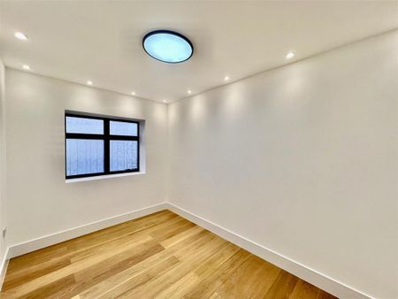 4 bedroom semi-detached house to rent - Photo 3