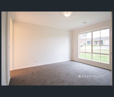 Freshly Updated Family Living in a Prime Location - Photo 3