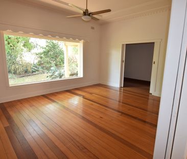 Generous Space & Style - Photo 1