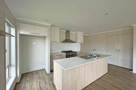 LOW MAINTENANCE HOME - Photo 5