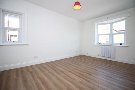 1 bedroom Flat to rent in Tankerville Place, Jesmond, Newcastle Upon Tyne - Photo 3