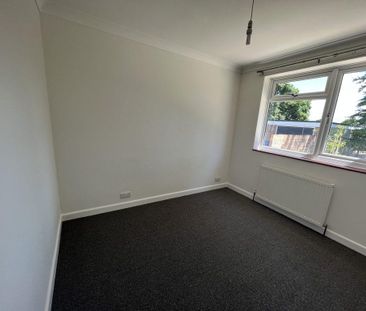 3 bedroom detached bungalow to rent - Photo 2