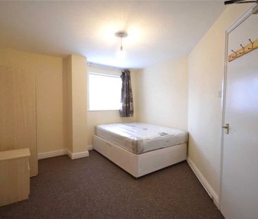 28 Crescent Park, Heaton Norris, Stockport, Manchester, SK4 2HT - Photo 6