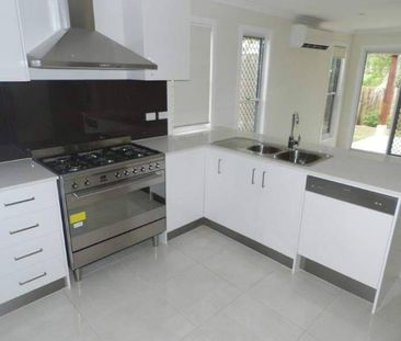 Beautiful Modern Townhouse - Photo 6