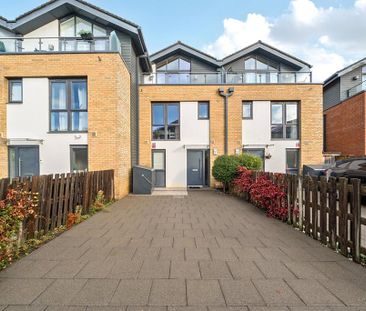 3 bedroom terraced house to rent - Photo 4