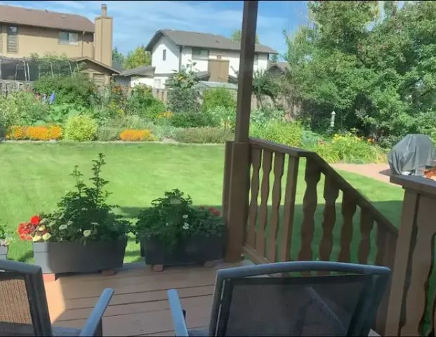 3 Bedroom House with huge back yard | Calgary - Photo 1