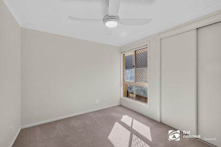 STUNNING FAMILY HOME WHICH SHOWCASES SUMMER LIVING AT ITS FINEST - POOL ! SPACE ! ...AND FAMILY COMFORT IN BEAUTIFUL WELLINGTON POINT - Photo 5
