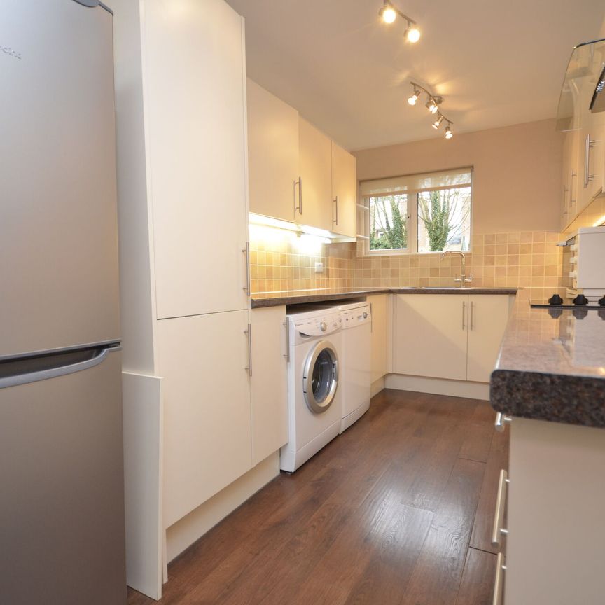 3 bedroom semi detached house to rent - Photo 1