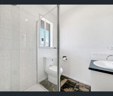 3 Edna Court, Melton South, Vic 3338 - Photo 6