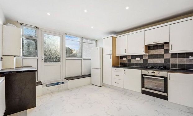 Room in a Shared House, Coburg Crescent, SW2 - Photo 1