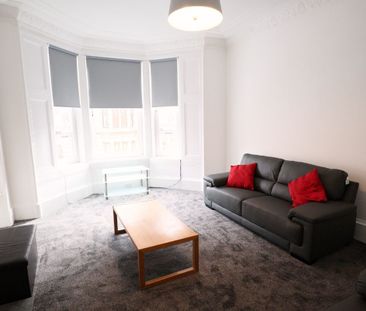 2 Bed, First Floor Flat - Photo 1