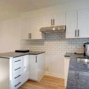 4 1/2 Style-Condo Rénové à Mirabel - Photo 3