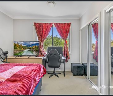 Modern split-level family home in a prime location - Photo 5