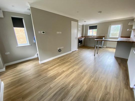 2 bedroom end of terrace house to rent - Photo 1