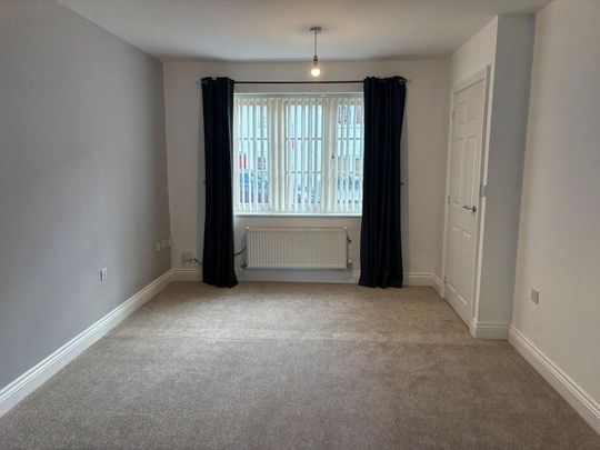 3 bedroom end of terrace house to rent - Photo 1