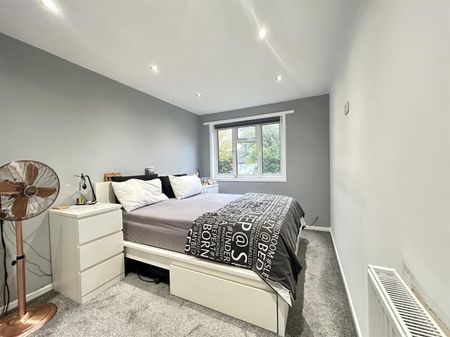 1 Bedroom Apartment To Let - Photo 4