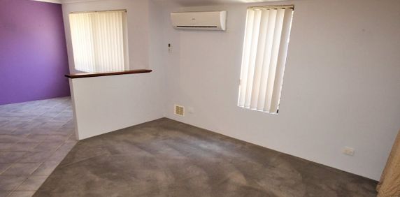 LOW MAINTENANCE LIVING! - Photo 2