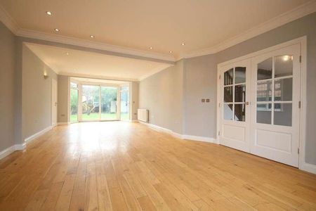 Edgwarebury Lane, Edgware, Middlesex, HA8 - Photo 3