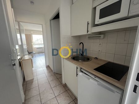 À Saint-Étienne, grand appartement en location - Photo 3