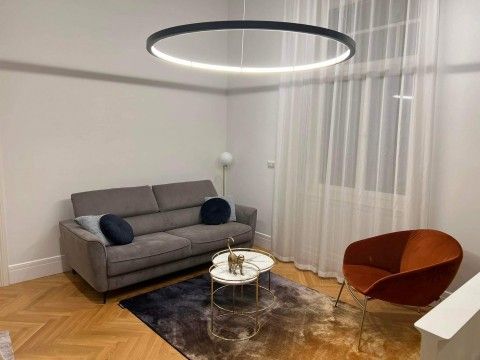 1052 Budapest, Semmelweis u. - Fotó 1