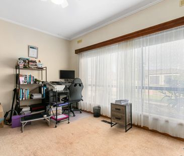 THREE BEDROOM HOUSE - Photo 2