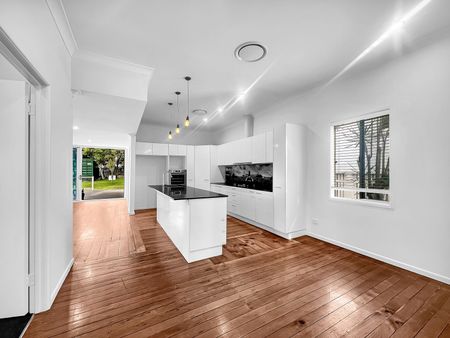 Location and Lifestyle. - Photo 3