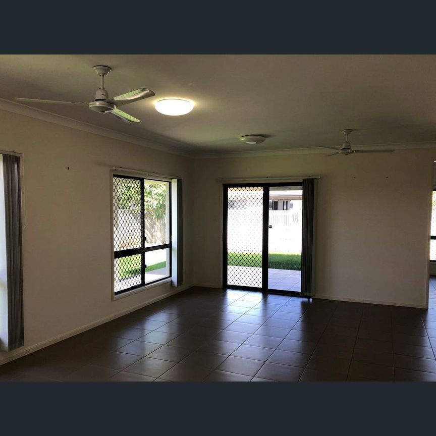 32 Derwent Cct, Kelso, Qld 4815 - Photo 1