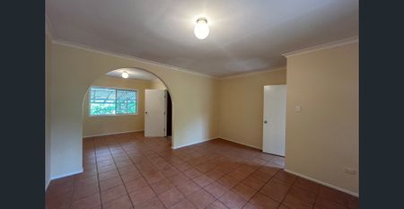 WHERE COMFORT MEETS EASY FAMILY LIVING - THIS BEAUTIFUL HOME IS AVAILABLE NOW! - Photo 5