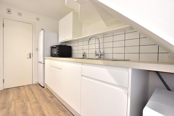 Studio to rent - Photo 1