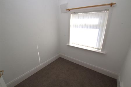 3 bedrooms House - Mid Terrace for Sale - Photo 5