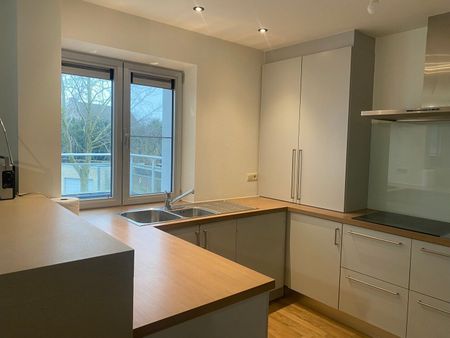 Recent vernieuwd triplex appartement met 2 slaapkamers - Photo 4