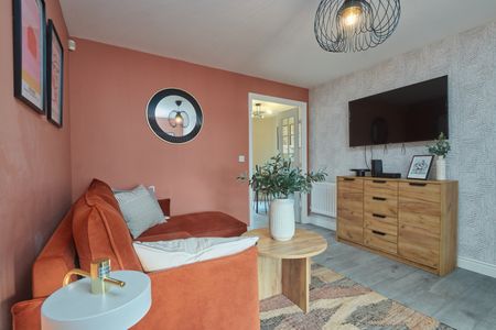 2 Bed Semi-Detached House, Tavistock Close, LS12 - Photo 3