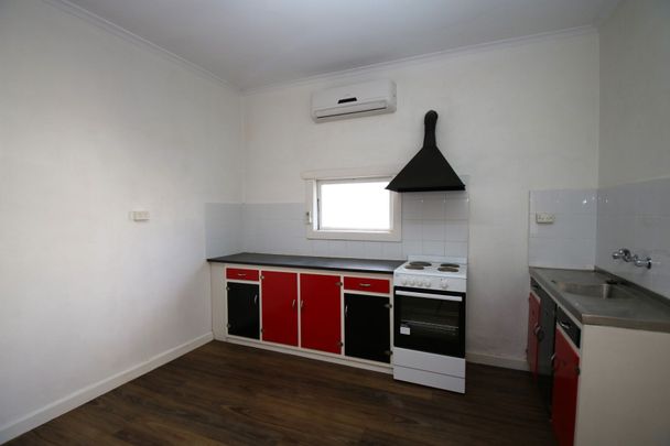 D/20 Beryl Street, 2880, Broken Hill Nsw - Photo 1