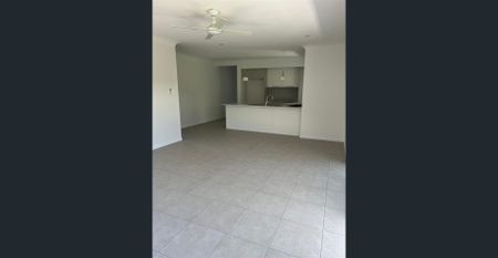 Modern & Stylish Newly Built Home in Bellbird Plac - Photo 2