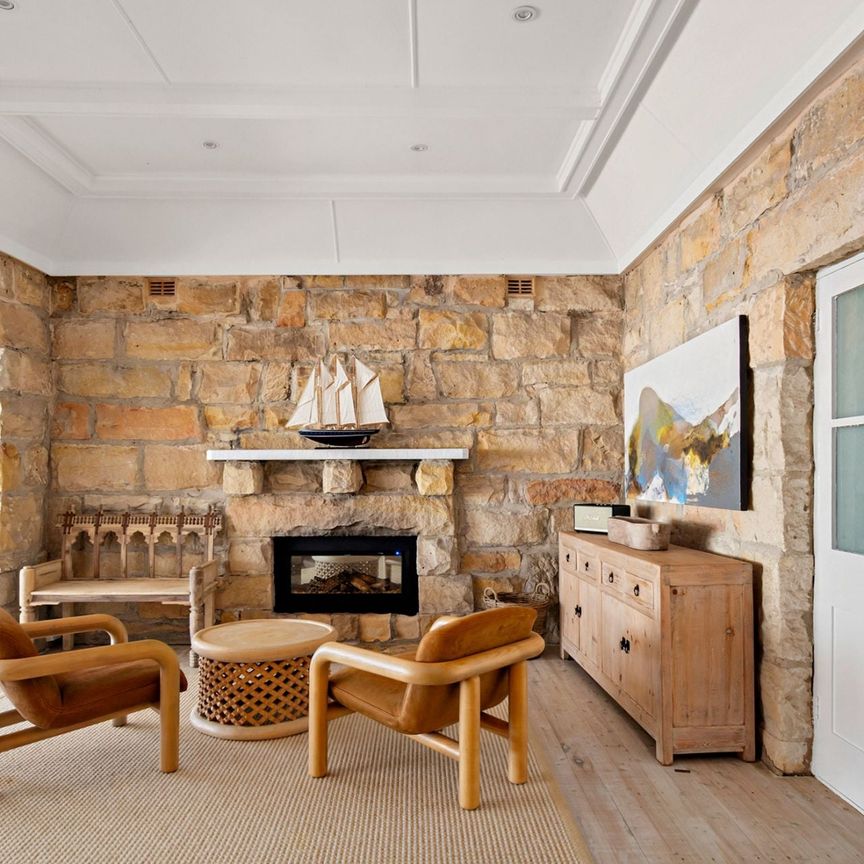 Fully Furnished Coastal Retreat with Scenic Palm Beach Views – Flexible 2-4 Month Lease - Photo 1