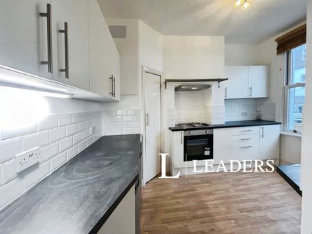 2 bedroom maisonette to rent Cowper Street, Hove, East Sussex, BN3 - Photo 4