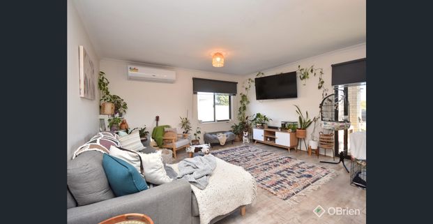 Your Next Chapter Begins on Hudson Crescent. - Photo 1