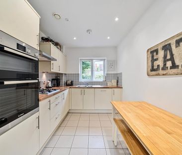 3 bedroom semi-detached house to rent - Photo 6