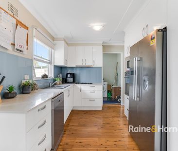 Fully Furnished Immaculate Home! - Photo 4