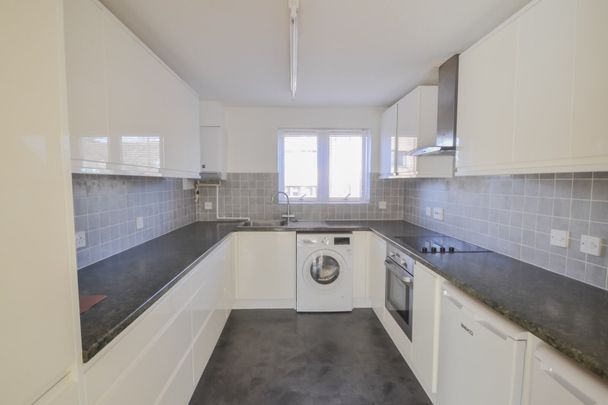 2 bedroom flat to rent, - Photo 1