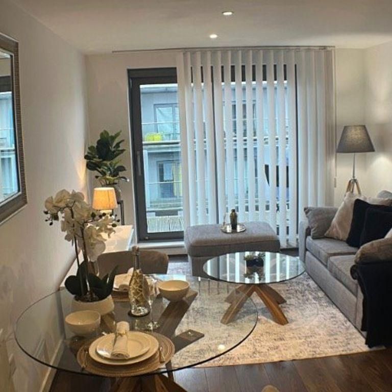 1 bedroom flat to rent - Photo 1