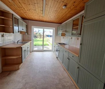 4 bedroom semi-detached house to rent - Photo 5