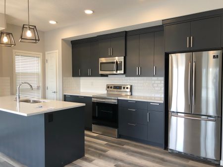 2 Bedroom Condo For Rent In Harvest Hills. Heat & Water Included - Photo 2