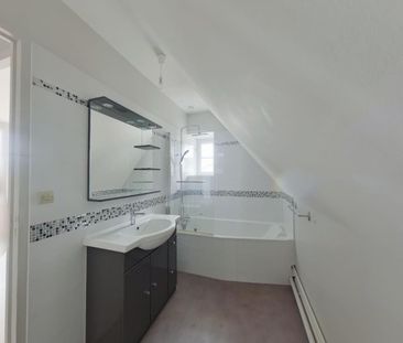 Location Appartement 3 pièces 54m² CHATELLERAULT 86100 - Photo 5