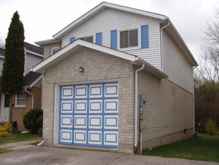 75 Koch Dr, Guelph - Photo 2