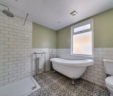 2 bedroom end of terrace house to rent - Photo 3